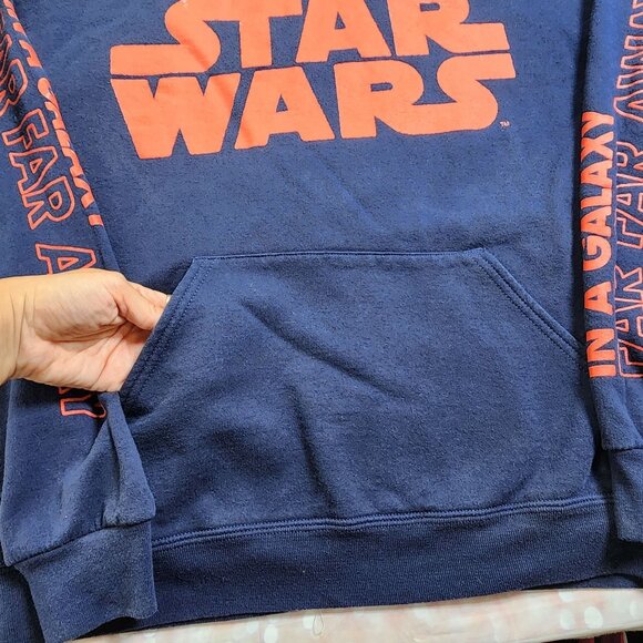 Star Wars Hoodie Medium Navy Fifth Sun Front & Arm Graphics Pullover - Picture 3 of 12